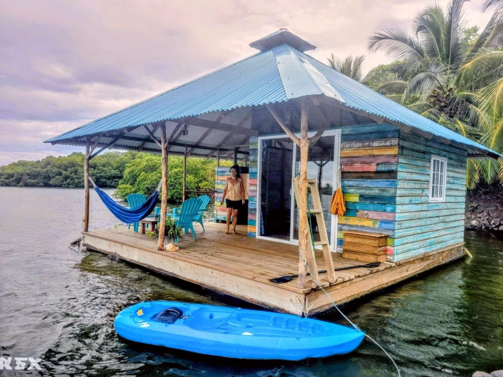 El Toucan Loco Floating Lodges Tierra Oscura 外观 照片